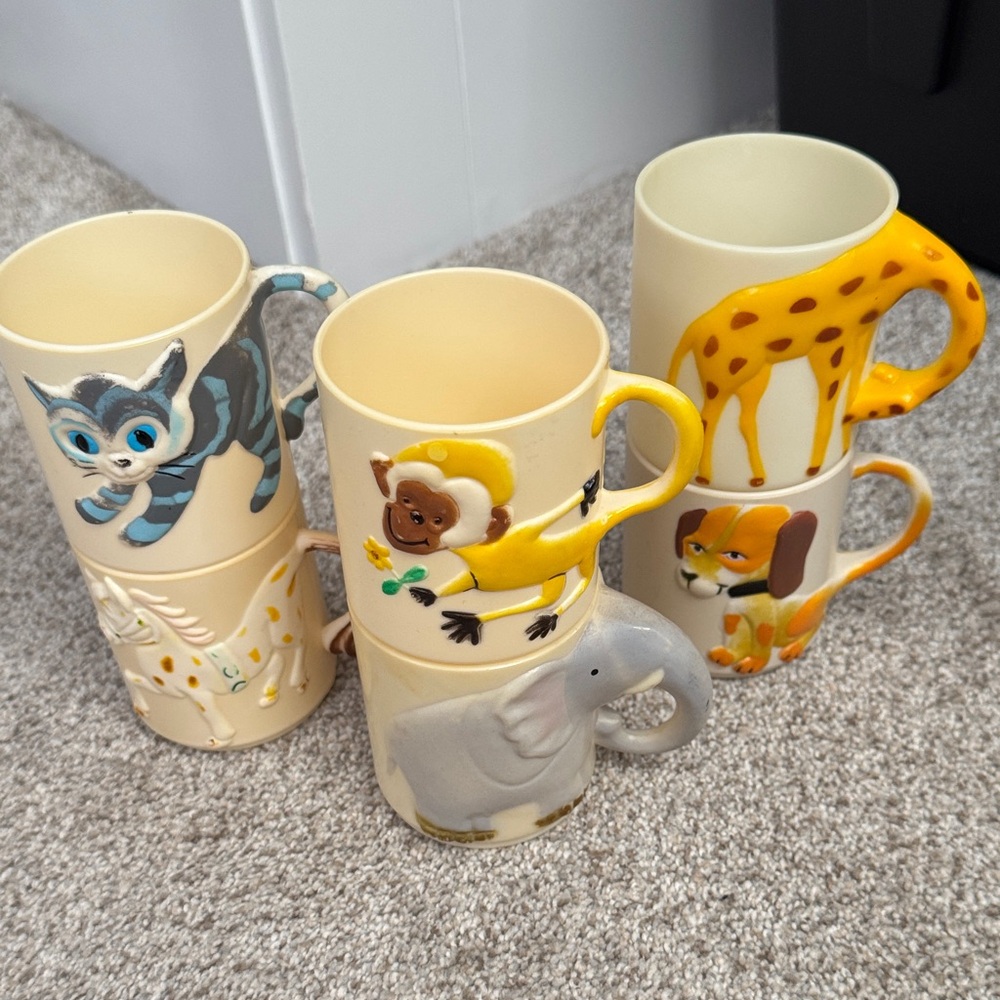 Vintage 80s Spencer Gifts Stacking Plastic Animal Cups Set